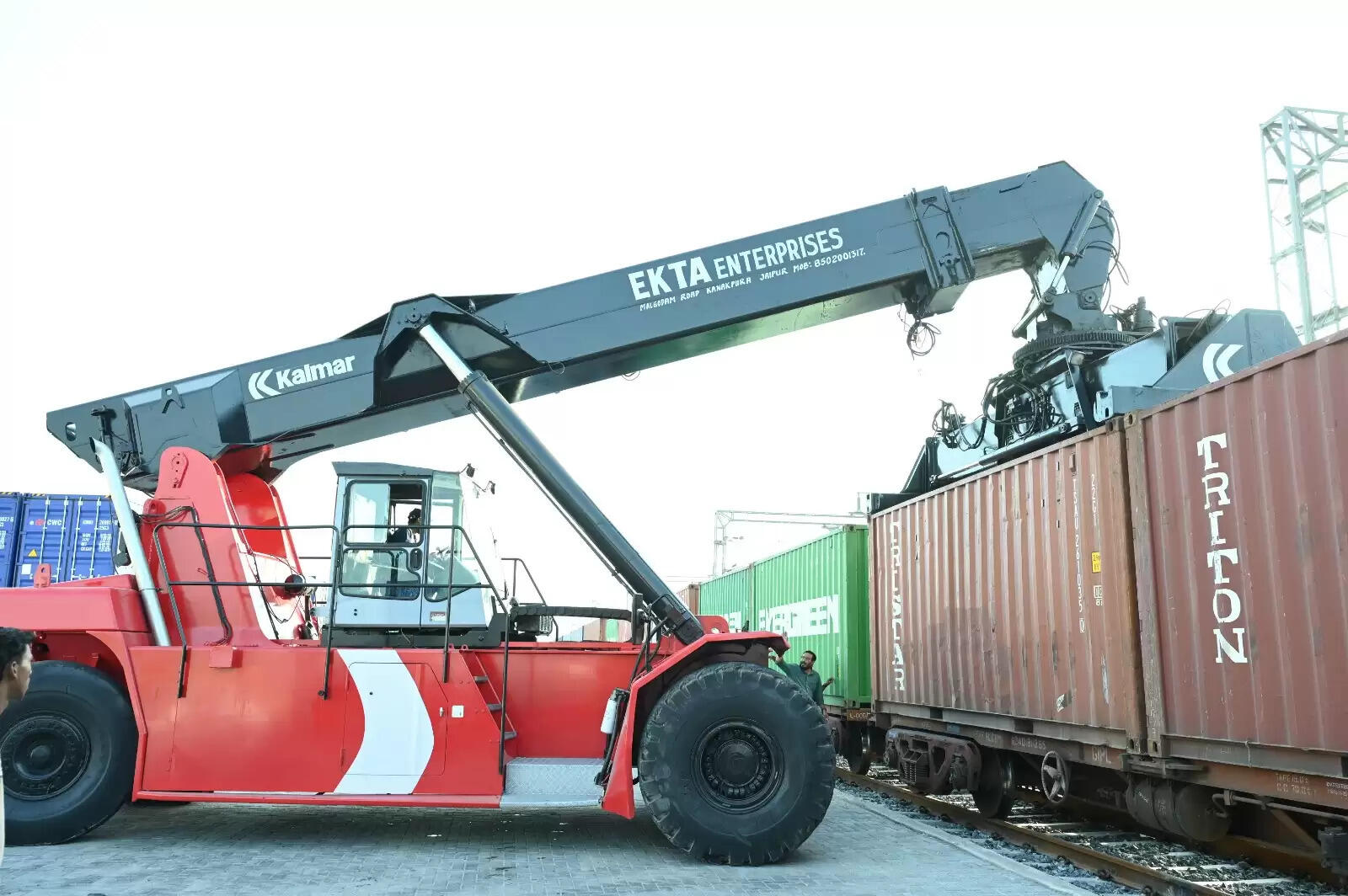 न्यू सराधना में गतिशक्ति टर्मिनल से पहले एक्सपोर्ट कंटेनर रैक का शुभारंभ