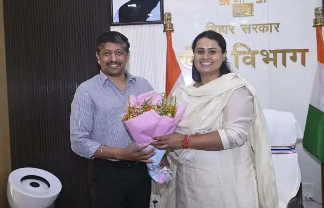 बिहार की खेल मंत्री श्रेयसी सिंह ने संभाला कार्यभार, विभागीय योजनाओं की समीक्षा की
