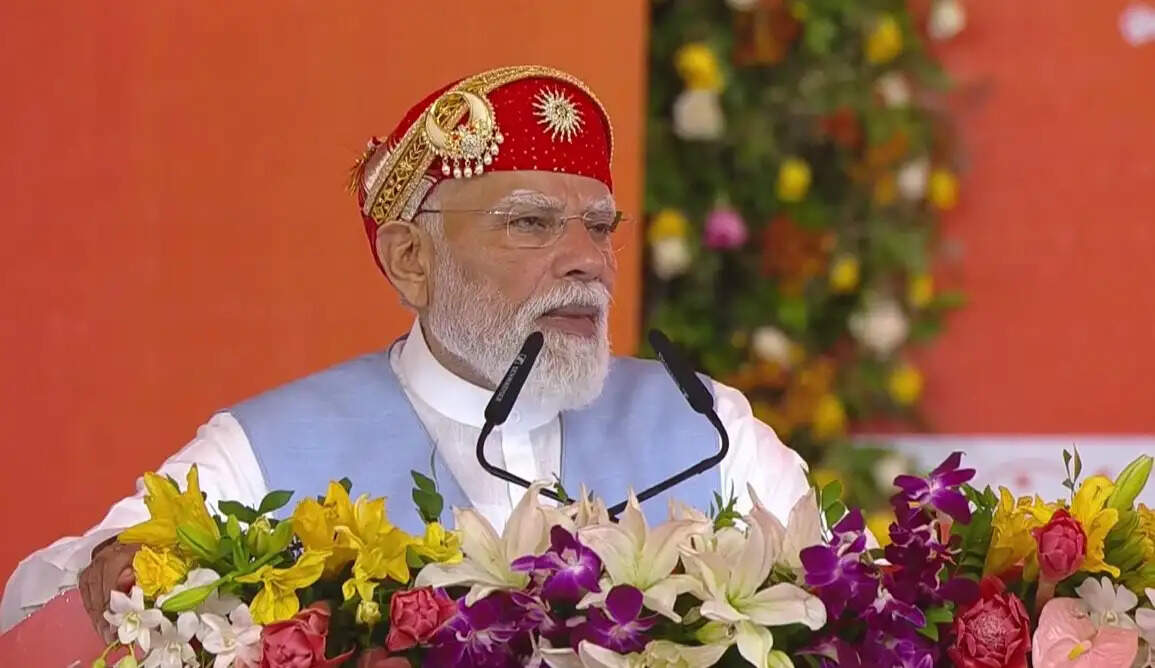 दमन में 2,970 करोड़ रुपये की परियोजनाओं का लोकार्पण-शिलान्यास, मोदी बोले- वैश्विक संकट के बीच भारत की अर्थव्यवस्था मजबूत