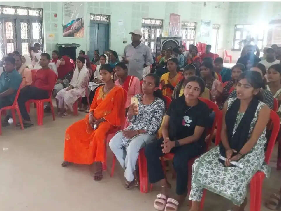 यूथ की बात कार्यक्रम में पूर्व आईएएस कन्नन गोपीनाथन ने युवाओं से किया सीधा संवाद