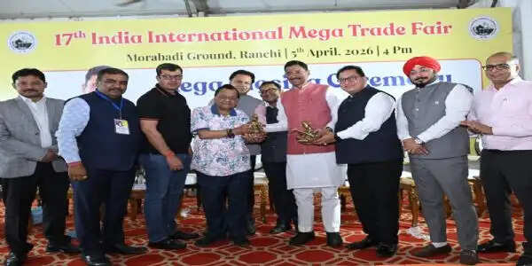 ट्रेड फेयर में रविवार की छुट्टी के कारण लोगों ने की जमकर खरीदारी