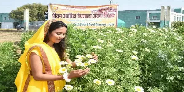 छात्र-छात्राओं ने माता सीता व श्री राम की छवि व उनके आदर्शों को वेशभूषा से धरातल में उकेरा