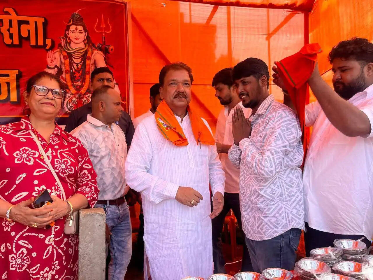 वीर शिवाजी सेना ने लगाया कांवरिया सेवा शिविर, मंत्री डॉ. दिलीप जायसवाल ने किया उद्घाटन