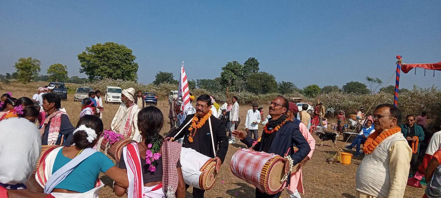 आंग्ल नववर्ष के पहले दिन सैलानियों से गुलजार रहे खूंटी के पर्यटन स्थल