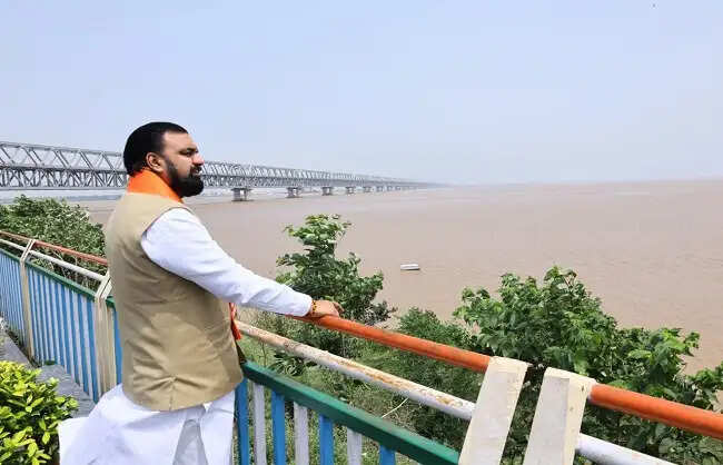 गंगा के बढ़ते जलस्तर के बीच मुख्यमंत्री सम्राट चौधरी ने घाटों का किया निरीक्षण, अधिकारियों को अलर्ट रहने का निर्देश