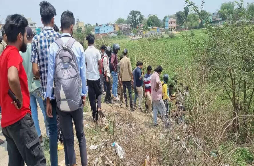 युवक का शव बरामद