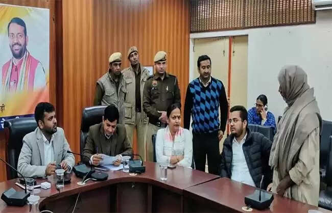 रेवाड़ीः समाधान शिविर में जाटूसाना के कृष्ण कुमार की मौके पर बनी बुढ़ापा पेंशन