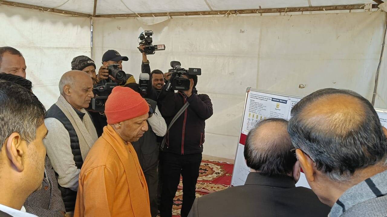 नगर निगम की निश्चित आय का जरिया बनेगी सीएम ग्रिड की स्मार्ट सड़क : योगी आदित्यनाथ