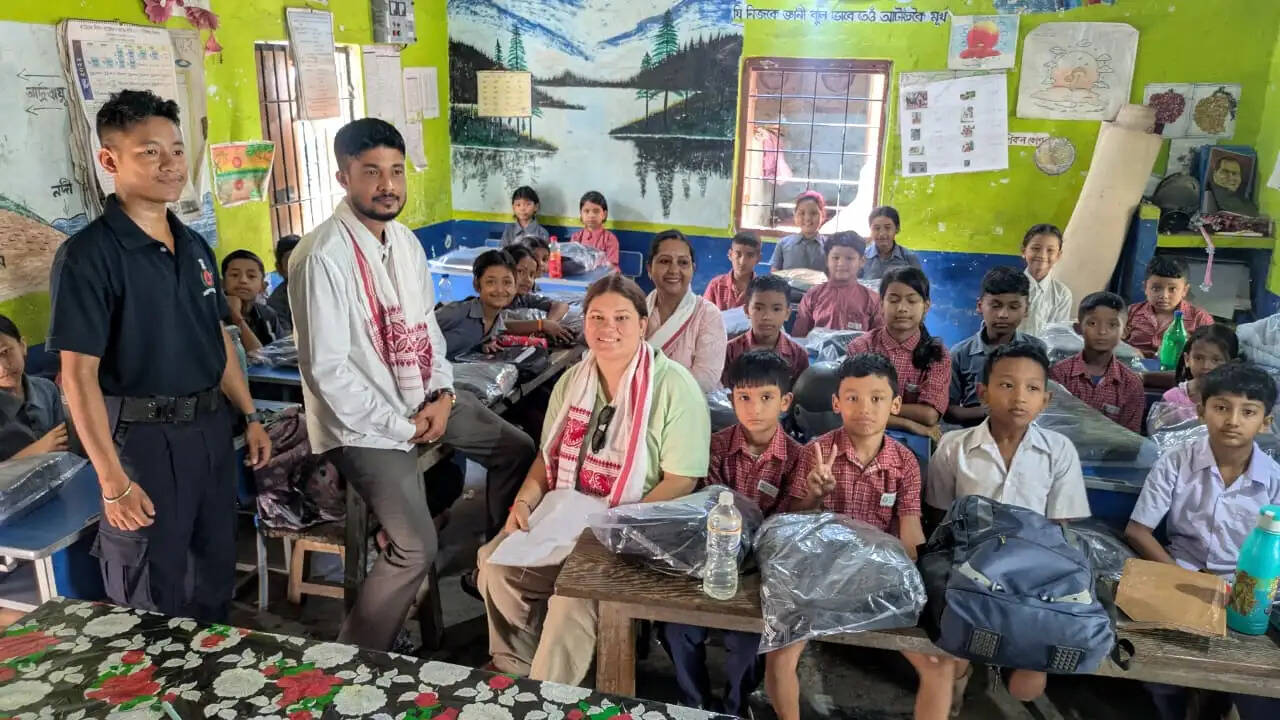 मंडी कालेज की एनएसएस अध्यक्ष वंशिका ने हजारों किमी दूर असम में बाढ़ प्रभावितों में बांटी राहत