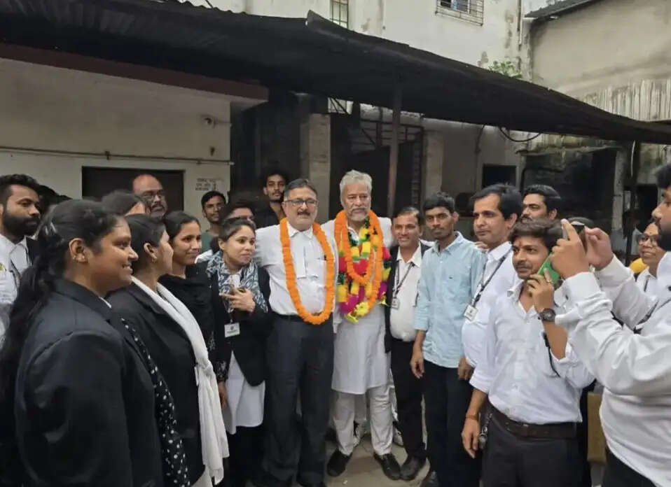 किशनगंज जिला बार एसोसिएशन चुनाव शांतिपूर्ण संपन्न, शिशिर दास और ख्वाजा मोजिबुर फिर बने अध्यक्ष-सचिव