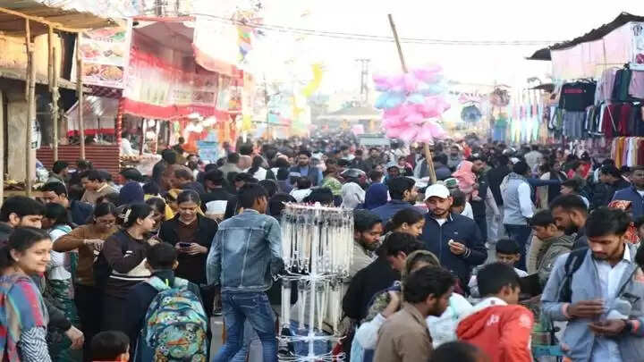 ग्वालियरः पहले रविवार को व्यापार मेले में उमड़ा जन सैलाब