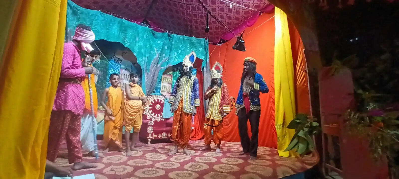 कबूलपुर रामलीला में फुलवारी चरित्र और ताड़का वध का मंचन