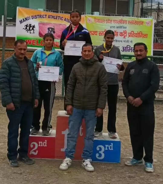 मंडी जिला की सोनल ठाकुर ने राज्य स्तरीय क्रॉस कंट्री में जीता गोल्ड
