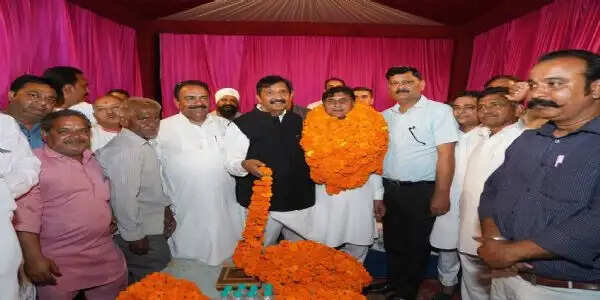 नवनियुक्त अध्यक्ष संदीप अग्निहोत्री की ताजपोशी,&nbsp;उपमुख्यमंत्री ने भरा कार्यकर्ताओं में जोश, नये अध्यक्ष के स्वागत में उमड़ा जनसैलाब