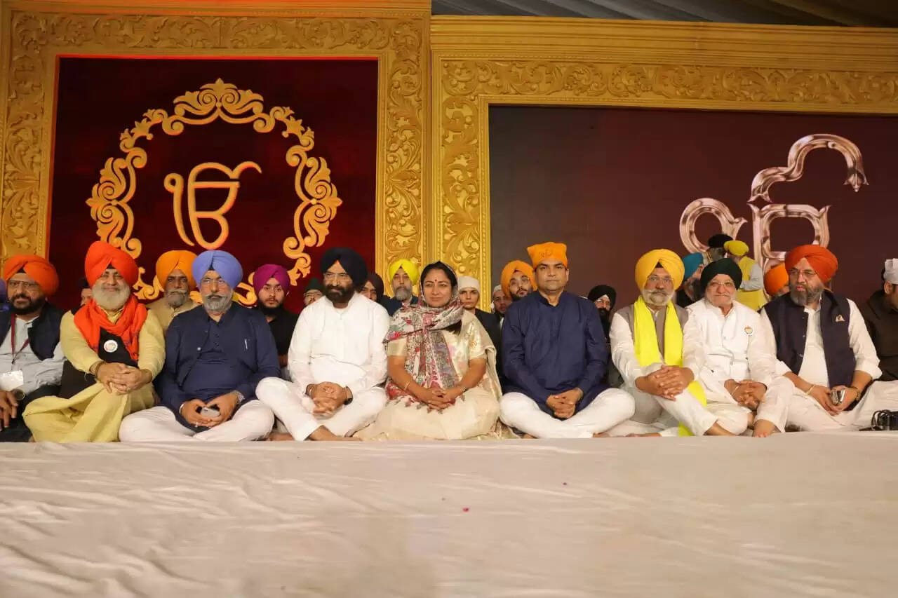 दिल्ली की मुख्यमंत्री अपनी कैबिनेट के साथ आठ को ‘शुकराना’ अदा करने जाएंगी स्वर्ण मंदिर