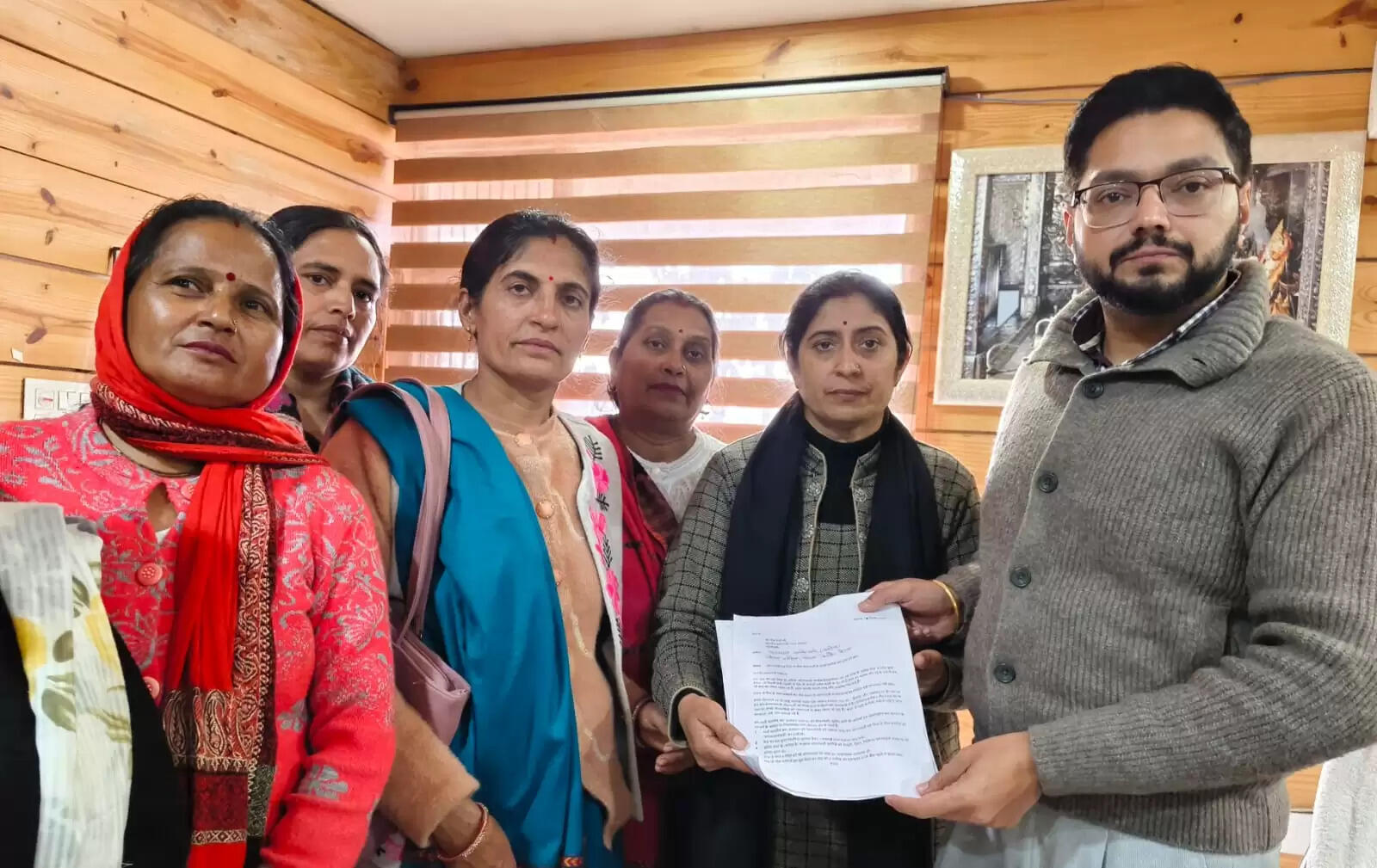 आंगनवाड़ी वर्कर्स यूनियन ने पौंटा साहिब में एसडीएम को सौंपा मांग पत्र