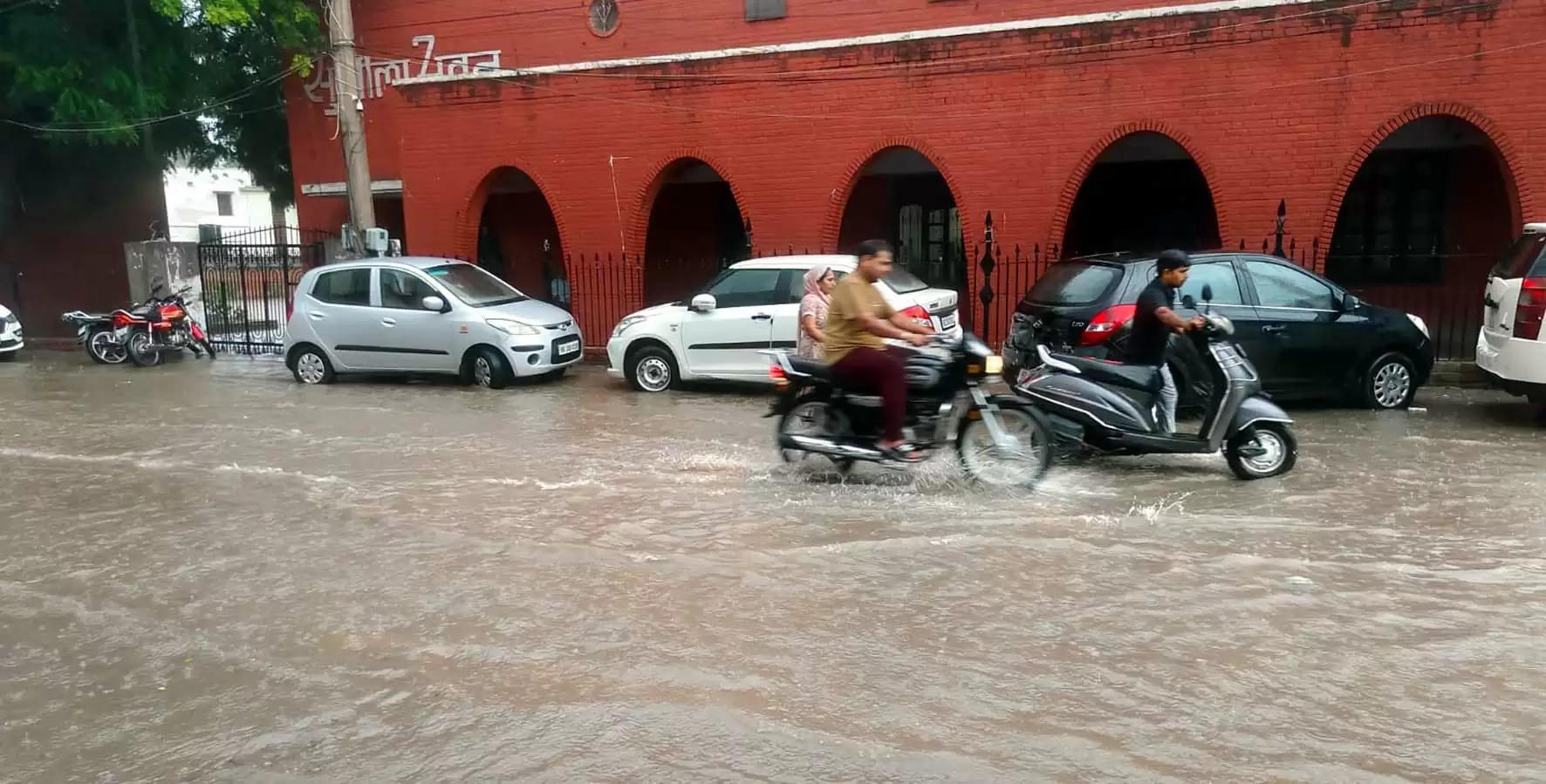 हिसार : जिले में जमकर बरसे मेघा, कई क्षेत्रों में जलभराव