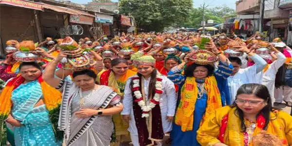 सोनीपत : शिवाला मस्तनाथ में महाशिवपुराण, कलश यात्रा &nbsp;में शामिल हुई सेंकड़ों महिलाएं