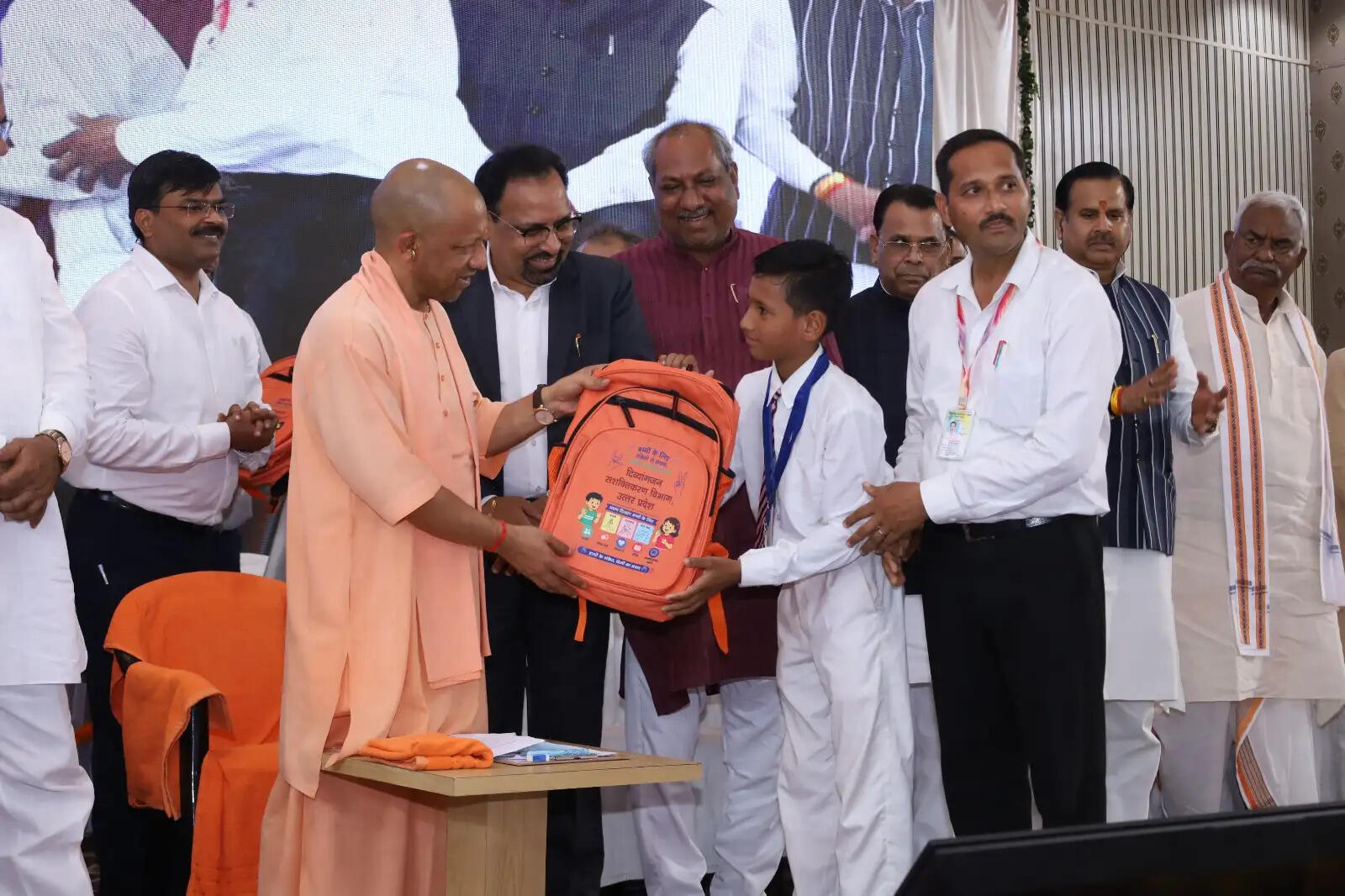 फिर बढ़ेगी दिव्यांगजन की पेंशन धनराशि: सीएम योगी