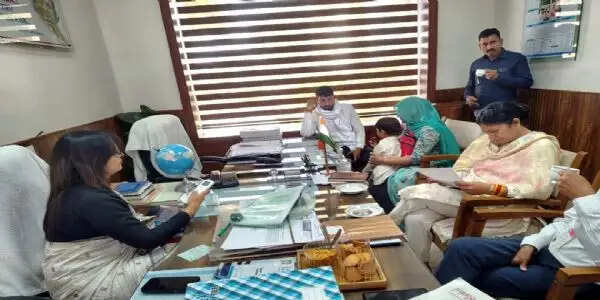 हिसार में सीएम फ्लाइंग का निजी स्कूल पर छापा, मिली खामियां