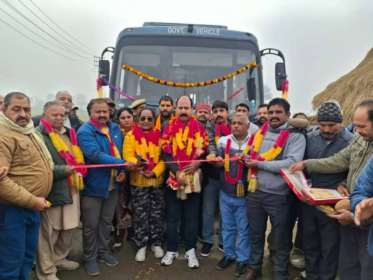 आजादी के बाद पहली बस सेवा को सीमावर्ती गांव जाबोवाल से हरी झंडी दिखाकर रवाना किया