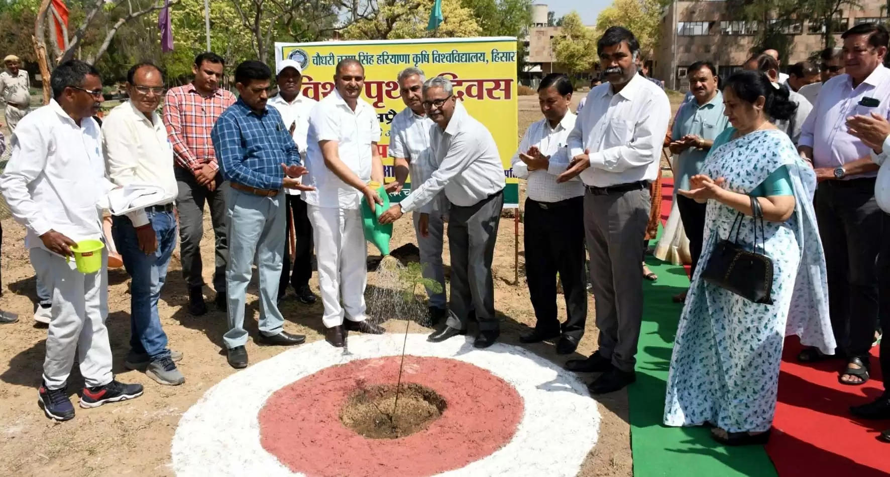 हिसार: पृथ्वी को प्रदुषण रहित रखना हम सभी का कर्तव्य : प्रो. बीआर कम्बोज