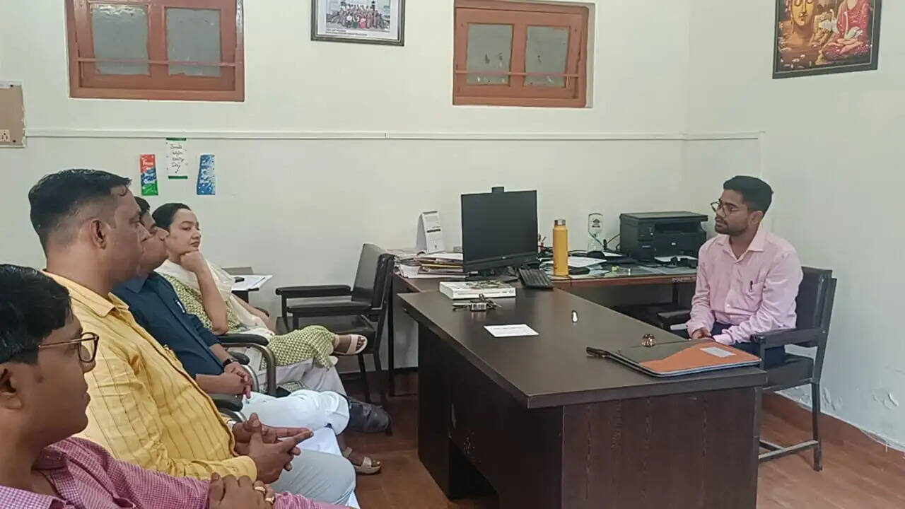 केवीएस टीजीटी-पीजीटी अभ्यर्थियों को मॉक इंटरव्यू से मिला साक्षात्कार का अभ्यास