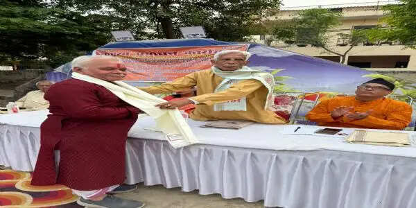 भारत जैसी कुटुम्ब व्यवस्था दुनिया के किसी भी देश में नहीं: ओमपाल सिंह