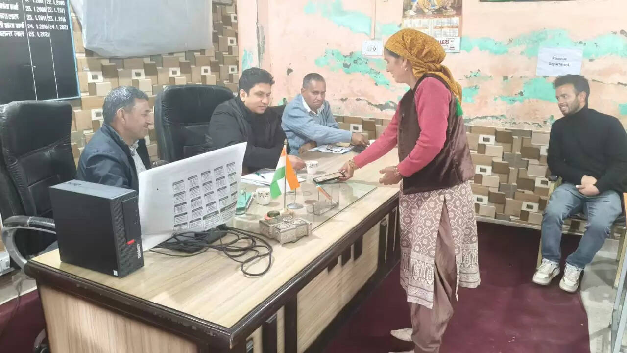 मंडी के पांगणा में प्रशासन गांव की ओर कार्यक्रम आयोजित