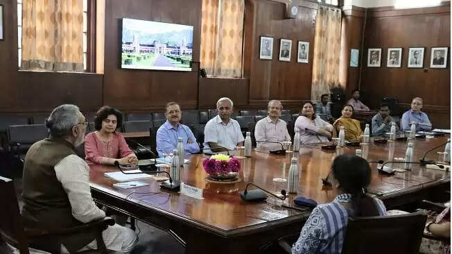 बांस कपड़ा उत्पादन के लिए एक आदर्श संसाधन : गिरिराज सिंह