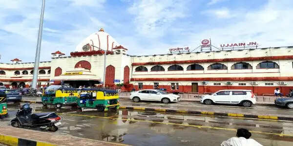 भारतीय रेल ने पेयजल व्यवस्था में सुधार के दिए निर्देश