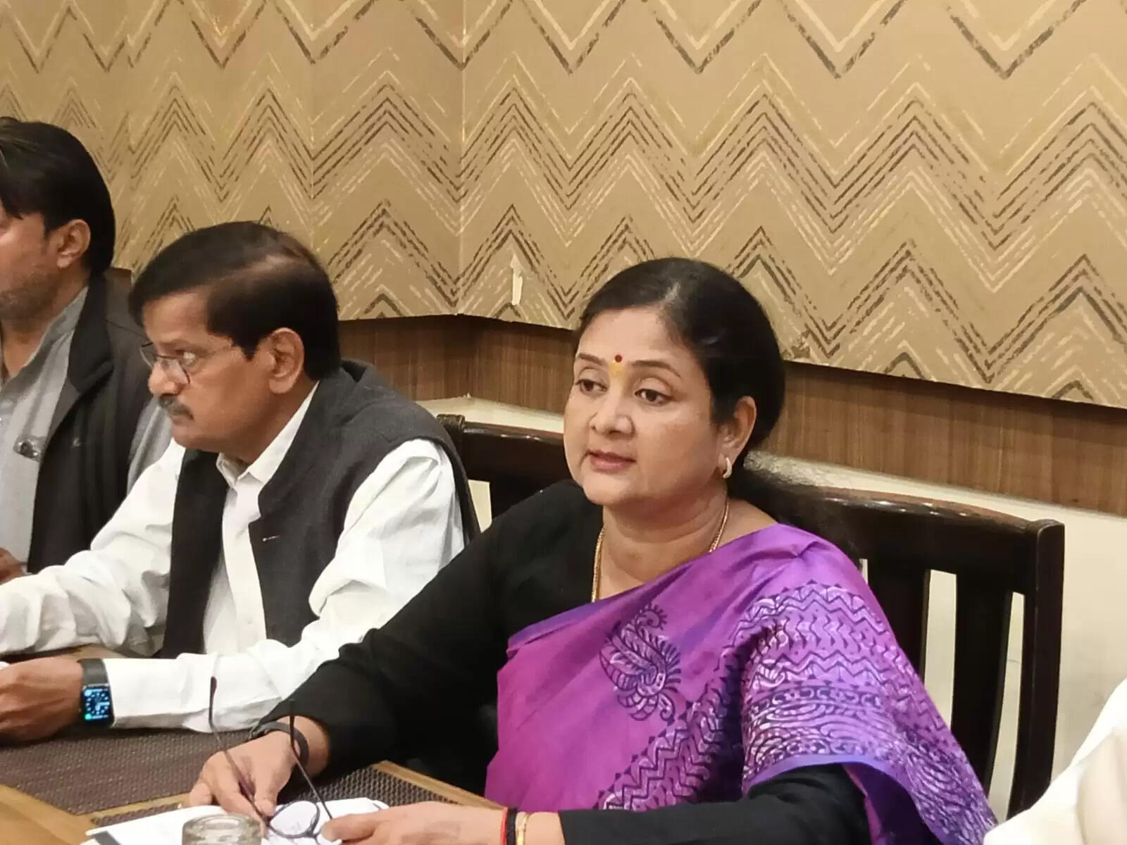 फ्लैट में देह व्यापार मामले में भाजपा नेत्री और उनके पति ने आरोपों को खारिज किया