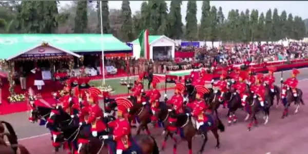 केंद्रीय गृह मंत्री हजारीबाग में बीएसएफ के स्थापना दिवस समारोह में हुए शामिल, ली परेड की सलामी