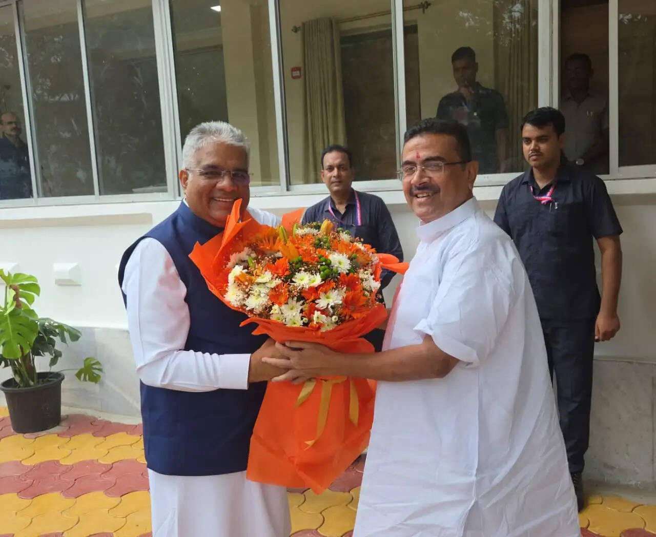 केंद्रीय मंत्री भूपेंद्र यादव और मुख्यमंत्री शुभेंदु अधिकारी ने बंगाल के विकास से जुड़े मुद्दों पर की चर्चा