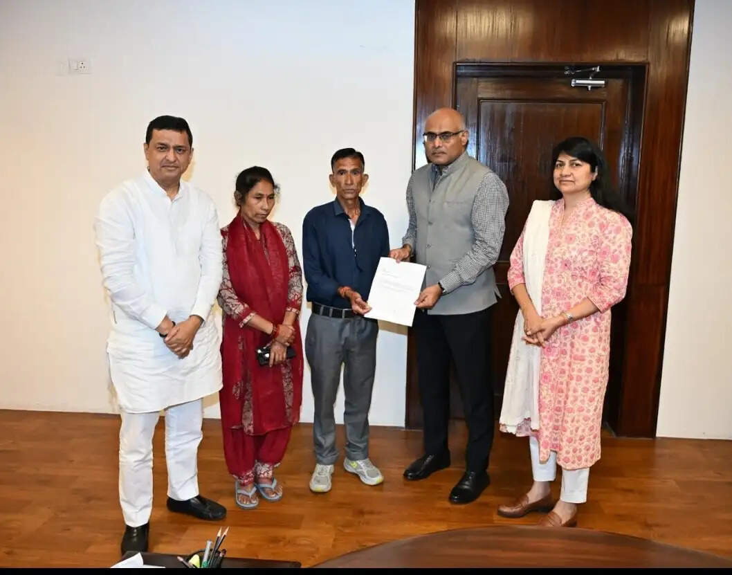 अंकिता भंडारी प्रकरण : माता-पिता ने सीबीआई अधिकारियों से की मुलाकात, निष्पक्ष जांच का आश्वासन