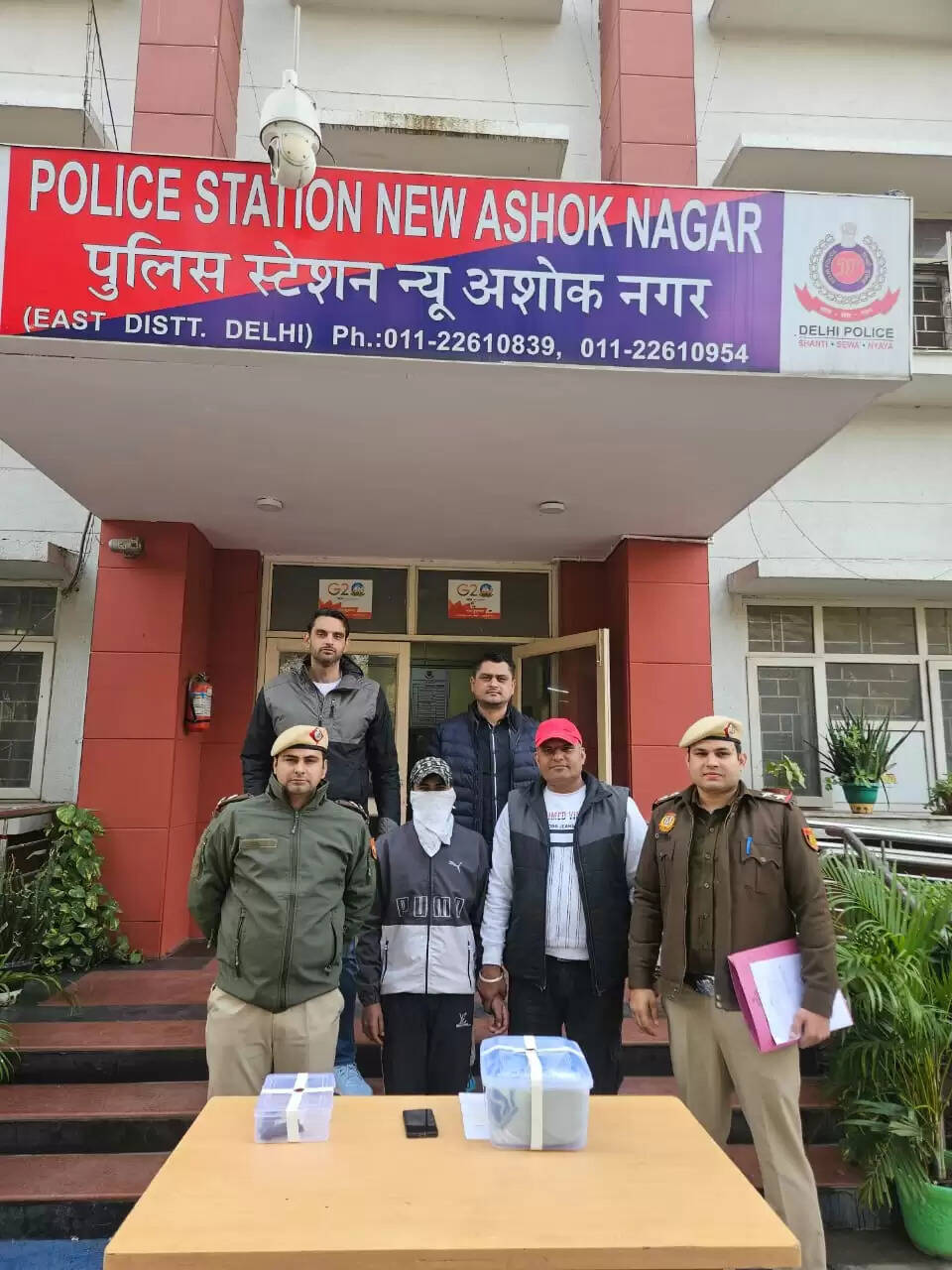 हत्या के प्रयास के मामले में नाबालिग समेत दो को पकड़ा