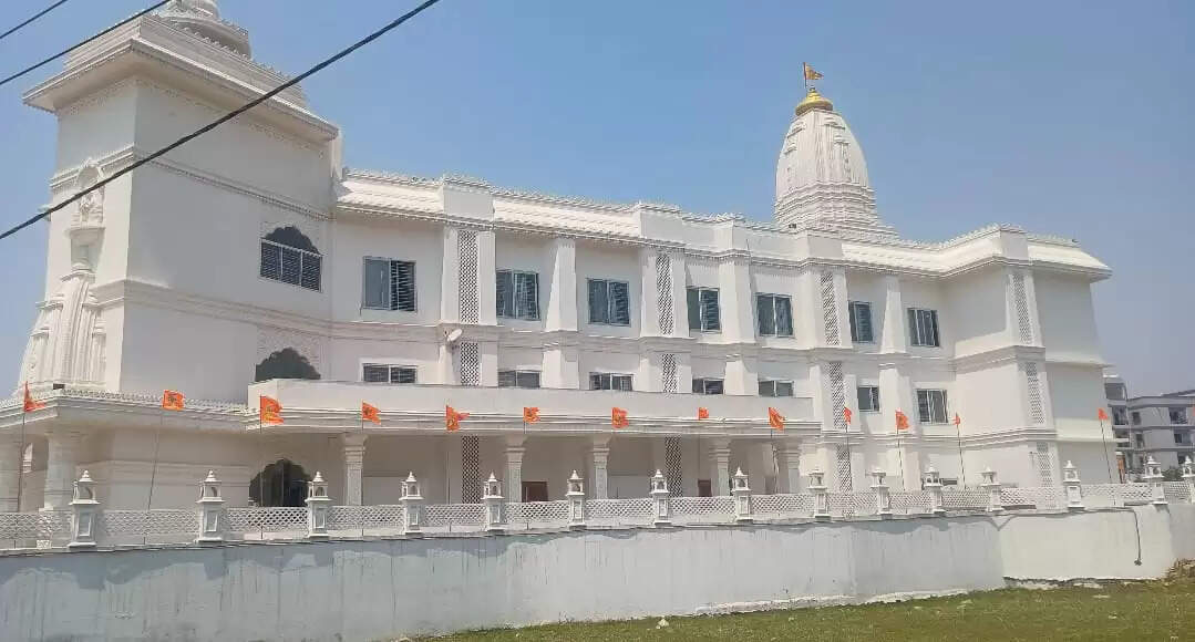 गर्मी को लेकर श्री राधा कृष्‍ण मंदिर के खुलने का बदला समय