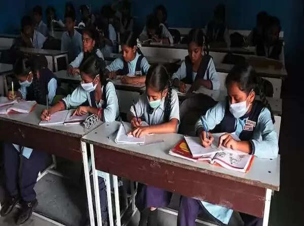 (वार्षिकी) यूपी में पिछड़े वर्ग के छात्रों की शिक्षा को मिला बड़ा सहारा, 323.29 करोड़ की मिली मदद