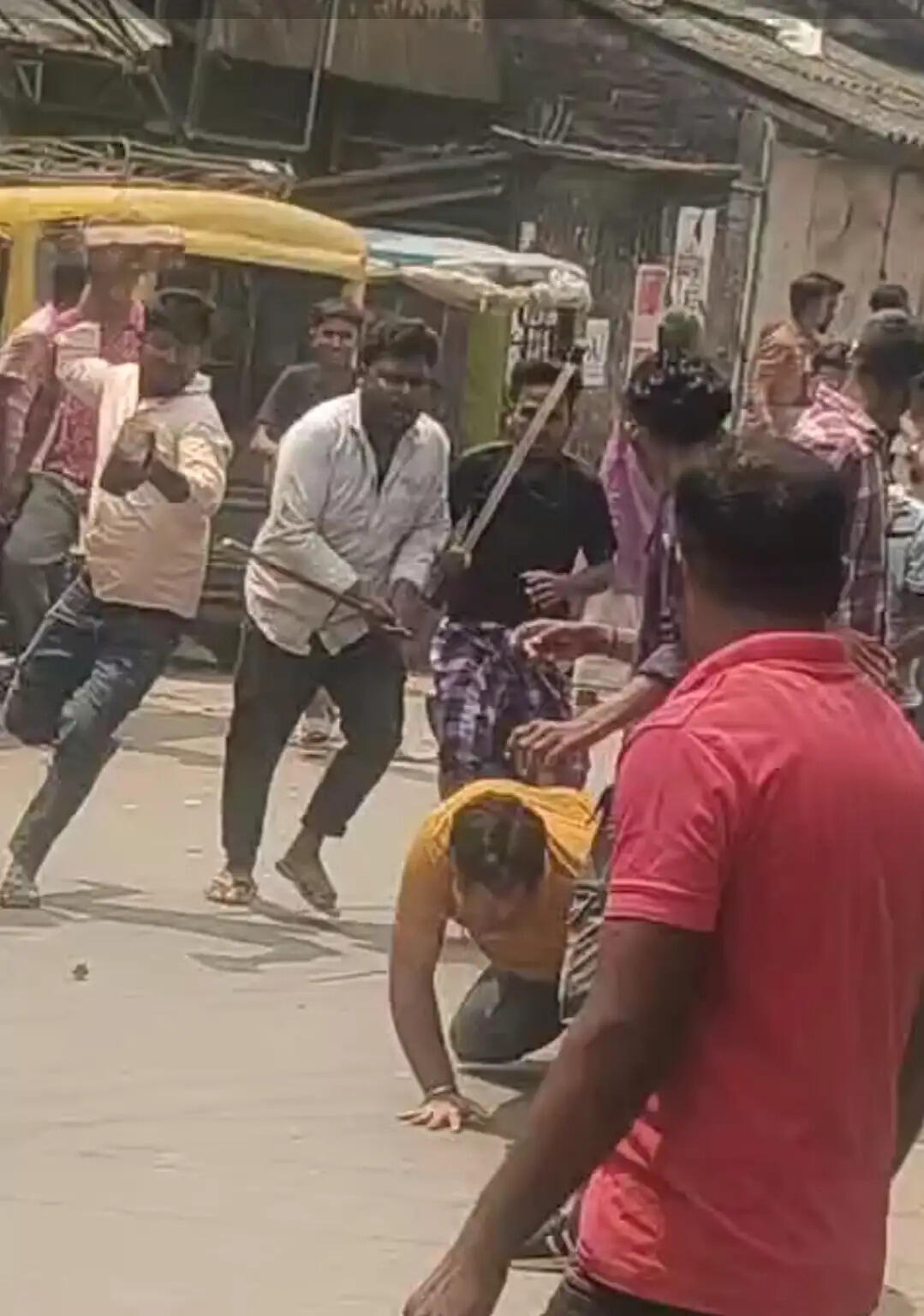 पश्चिम बंगालः चुनाव आयोग ने बासंती हिंसा पर डीजीपी से मांगी रिपोर्ट