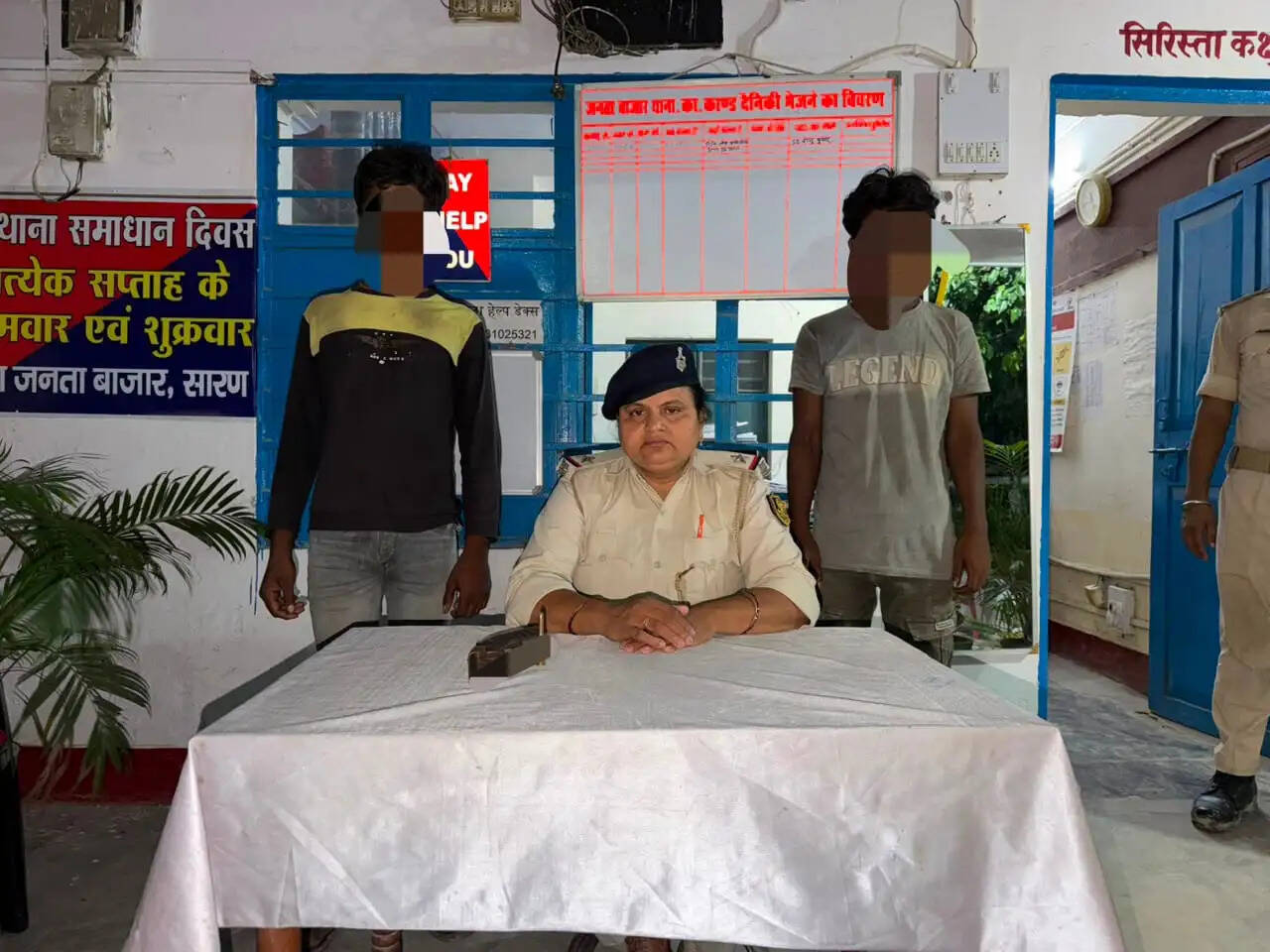 सोशल मीडिया पर अवैध हथियार का प्रदर्शन करने वाले दो युवक गिरफ्तार