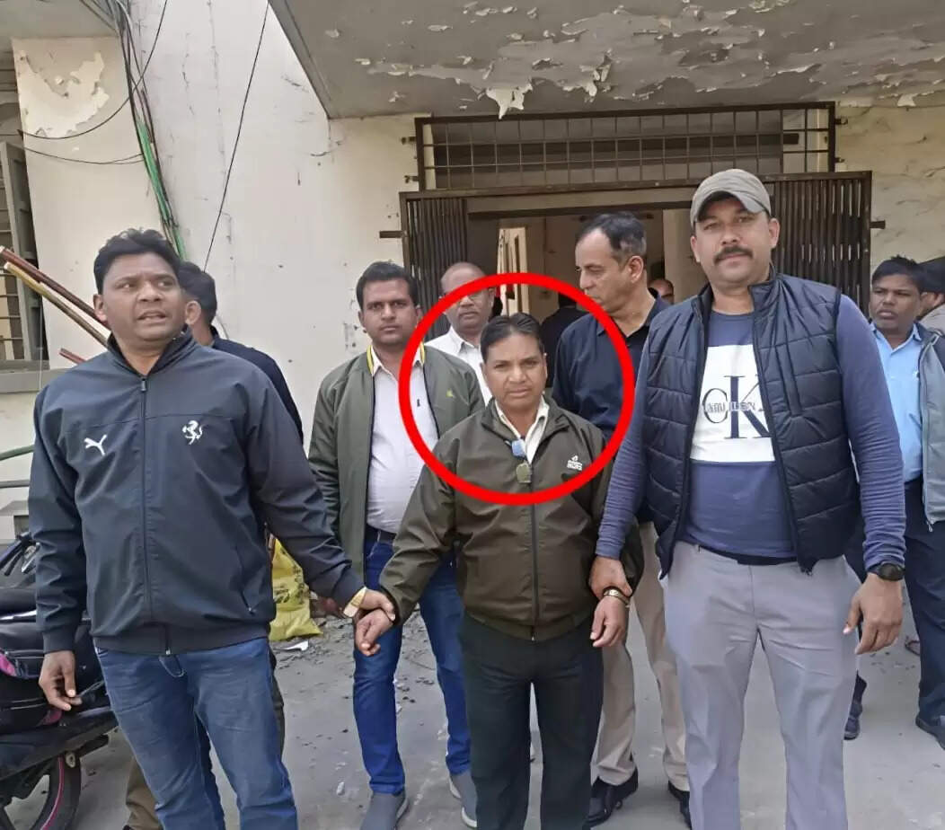 झाबुआ: भ्रष्टाचार के विरुद्ध इंदौर लोकायुक्त की बड़ी कार्रवाई, जनजातीय कार्य विभाग का लेखापाल गिरफ्तार