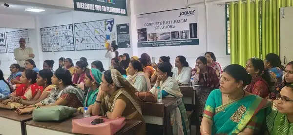 भोपाल में जल वितरण प्रणाली में लीकेज डिटेक्शन और पाइपलाइन मरम्मत का कार्य करेंगी महिलाएं