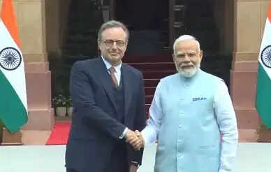 प्रधानमंत्री मोदी ने बेल्जियम के अपने समकक्ष बार्ट डी वेवर से की मुलाकात, द्विपक्षीय संबंधों को मजबूत करने पर जोर