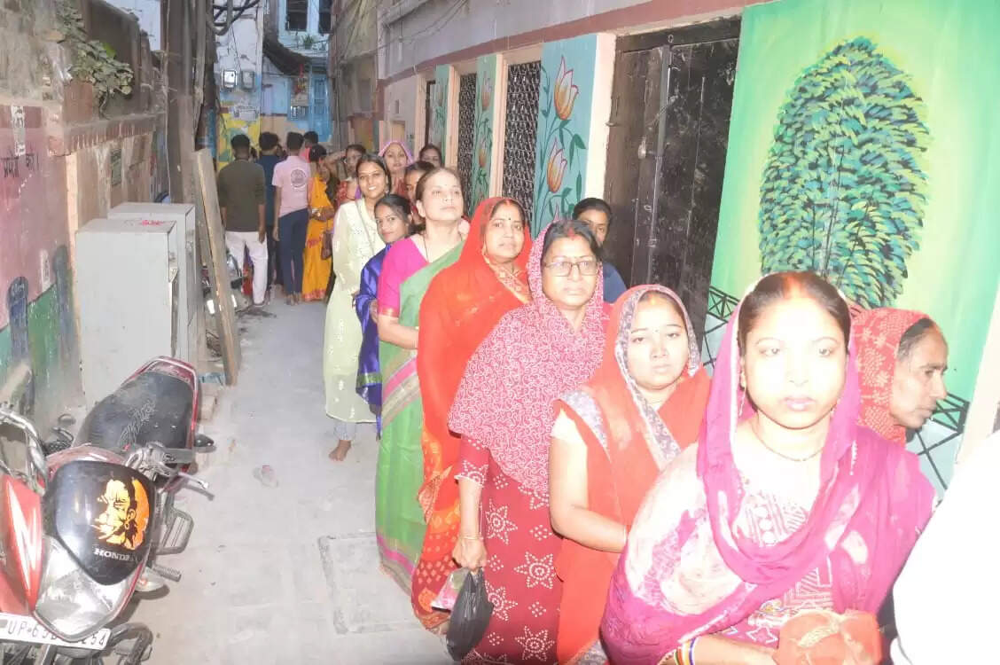 चैत्र नवरात्र: दूसरे दिन ज्येष्ठा गौरी, ब्रम्हचारिणी देवी के दरबार में श्रद्धालु उमड़े