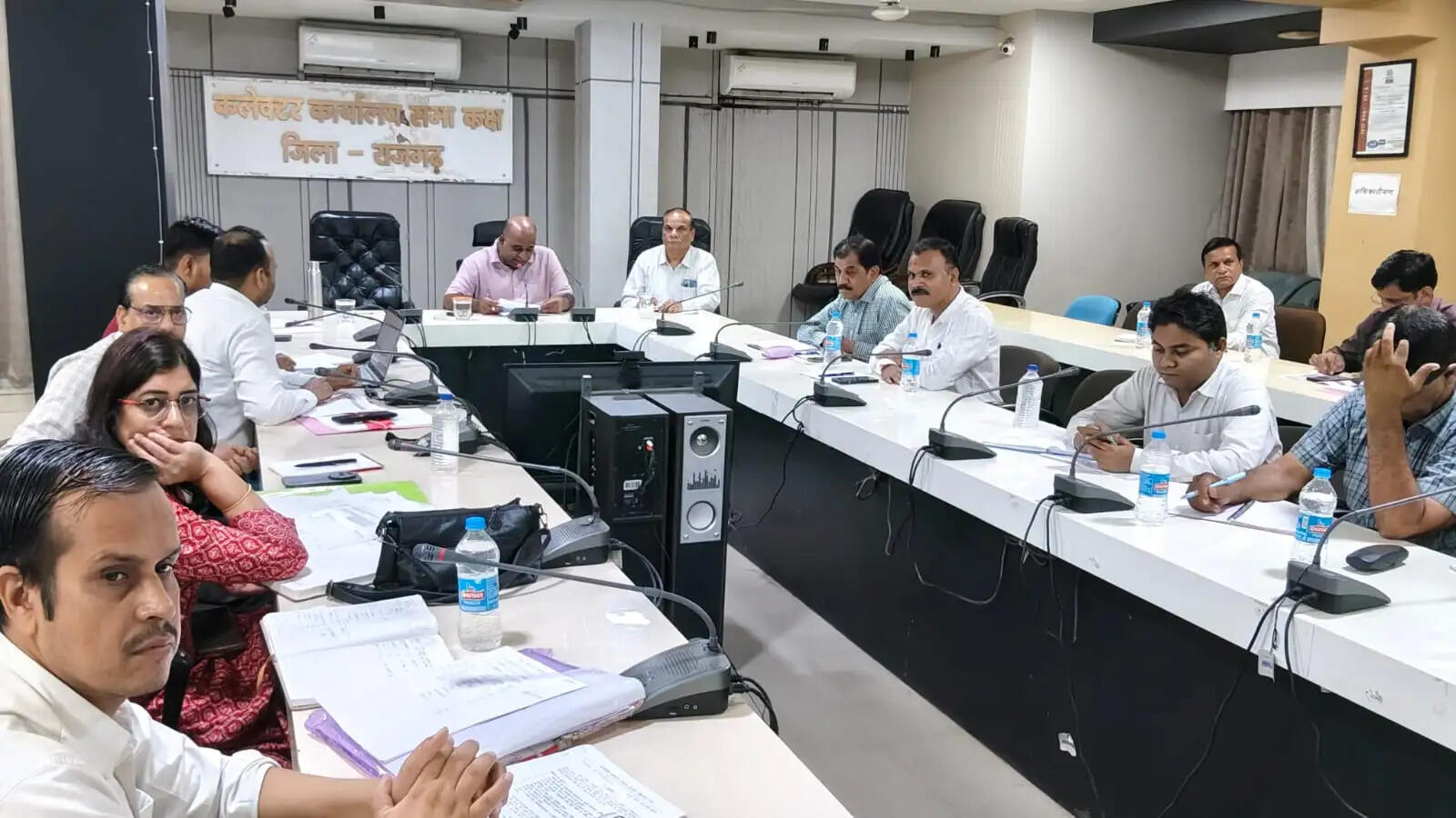 राजगढ़ःजन-विश्वास अभियान की समीक्षा में कलेक्टर की नाराजगी,एसडीओ को निलंबन नोटिस के निर्देश