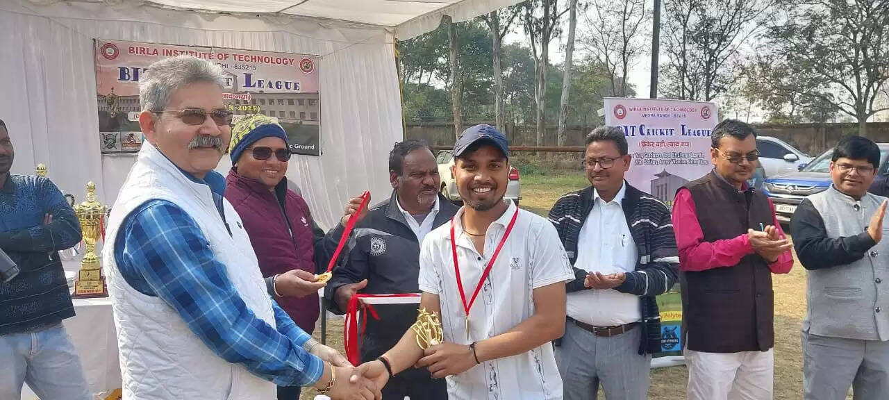 बीआईटी क्रिकेट लीग में डिवाइन स्ट्राइकर्स की टीम बनी चैंपियन