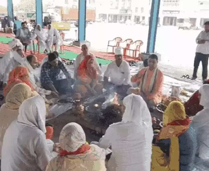 सोनीपत: बारिश के लिए व्यापारियों ने किया हवन-यज्ञ, भंडारा