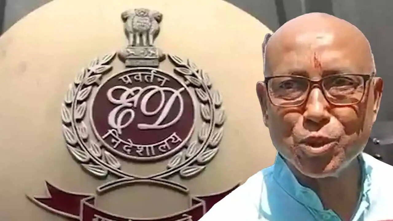 पश्चिम बंगाल : नगर निकाय भर्ती घोटाला मामले में ईडी दफ्तर पहुंचे पूर्व खाद्य मंत्री रथीन घोष