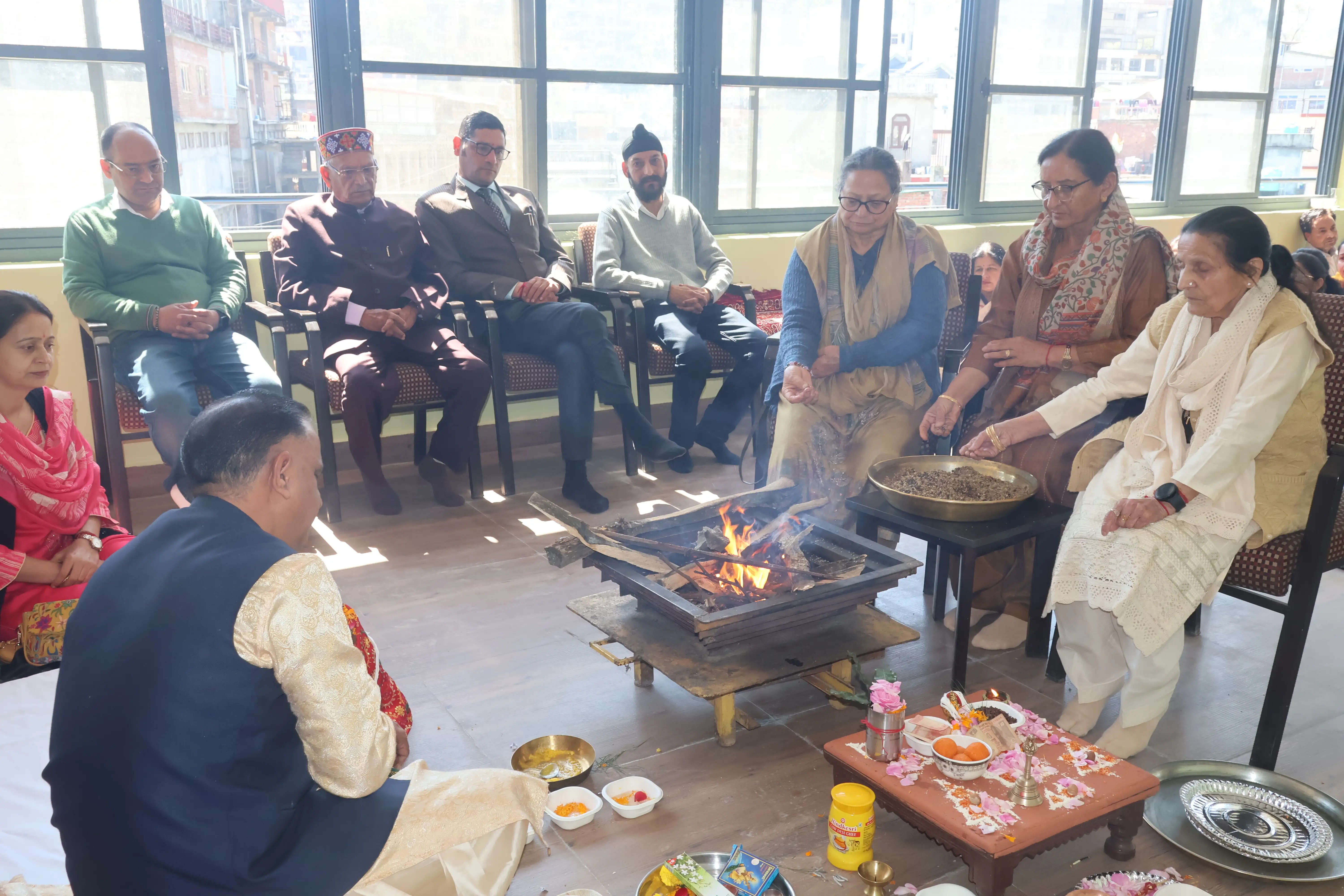 वैदिक मंत्रोच्चारण के साथ एसवीएम मंडी के नवनिर्मित भवन का शुभारंभ