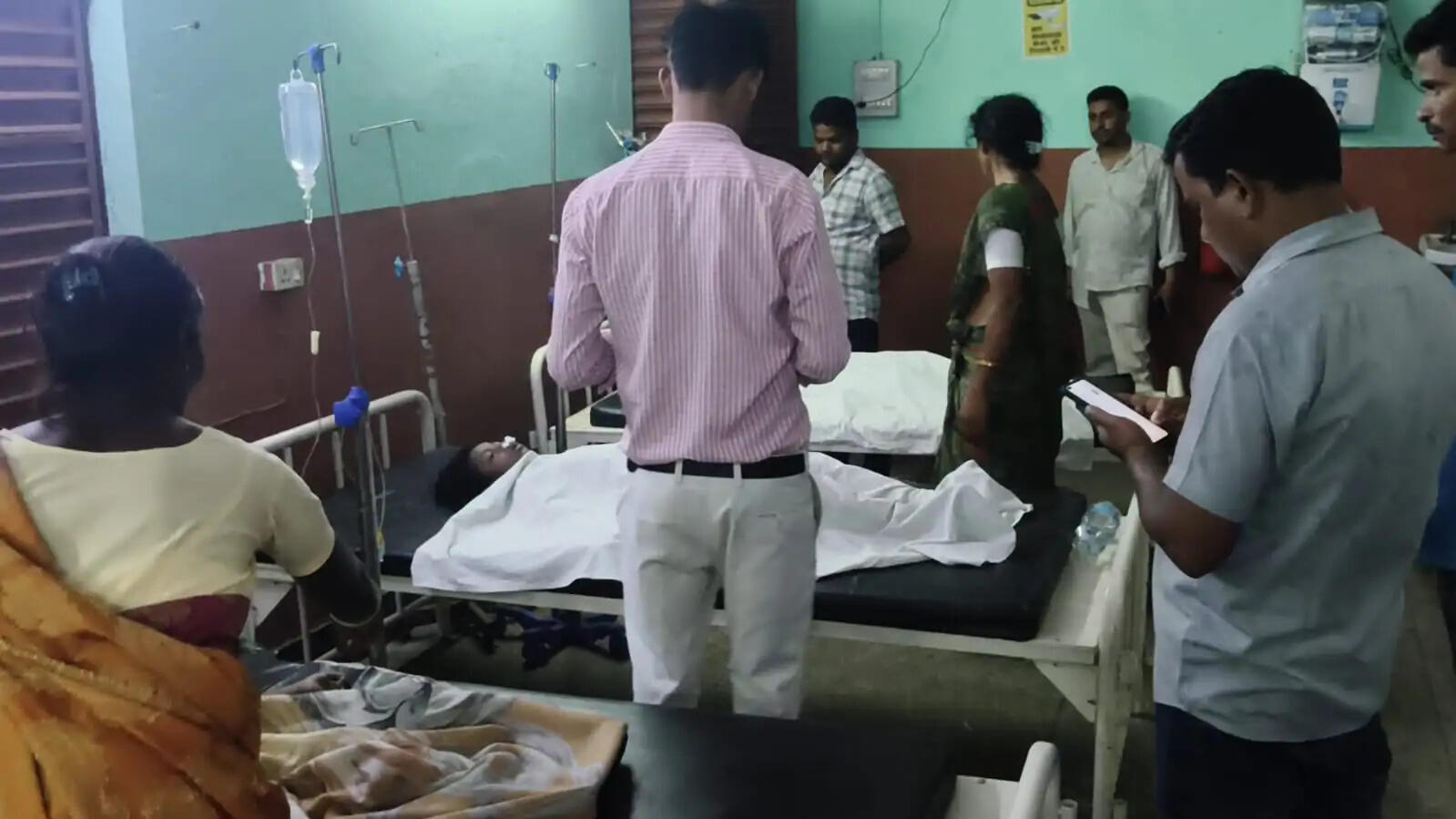 पानी भरे गड्ढे में डूबने से एक ही परिवार के तीन बच्चों की मौत